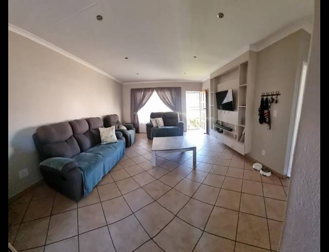 2 BEDROOM TOWNHOUSE FOR SALE IN MAGALIESKRUIN